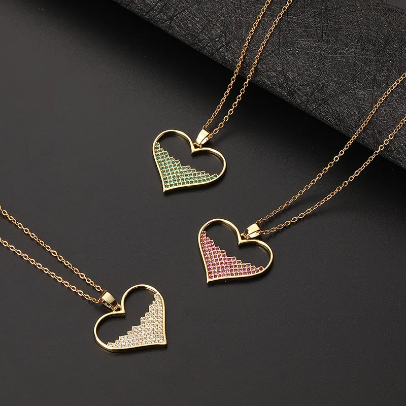 

High-end Luxury Personality Ins Colorful Couple Love Pendant Necklace French Green Zircon Retro Heart-shaped Clavicle Chain