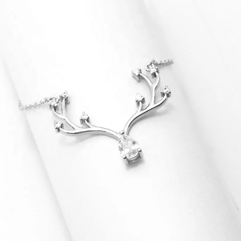 

Zircon diamond pendant necklace with 925 silver exquisite antlers