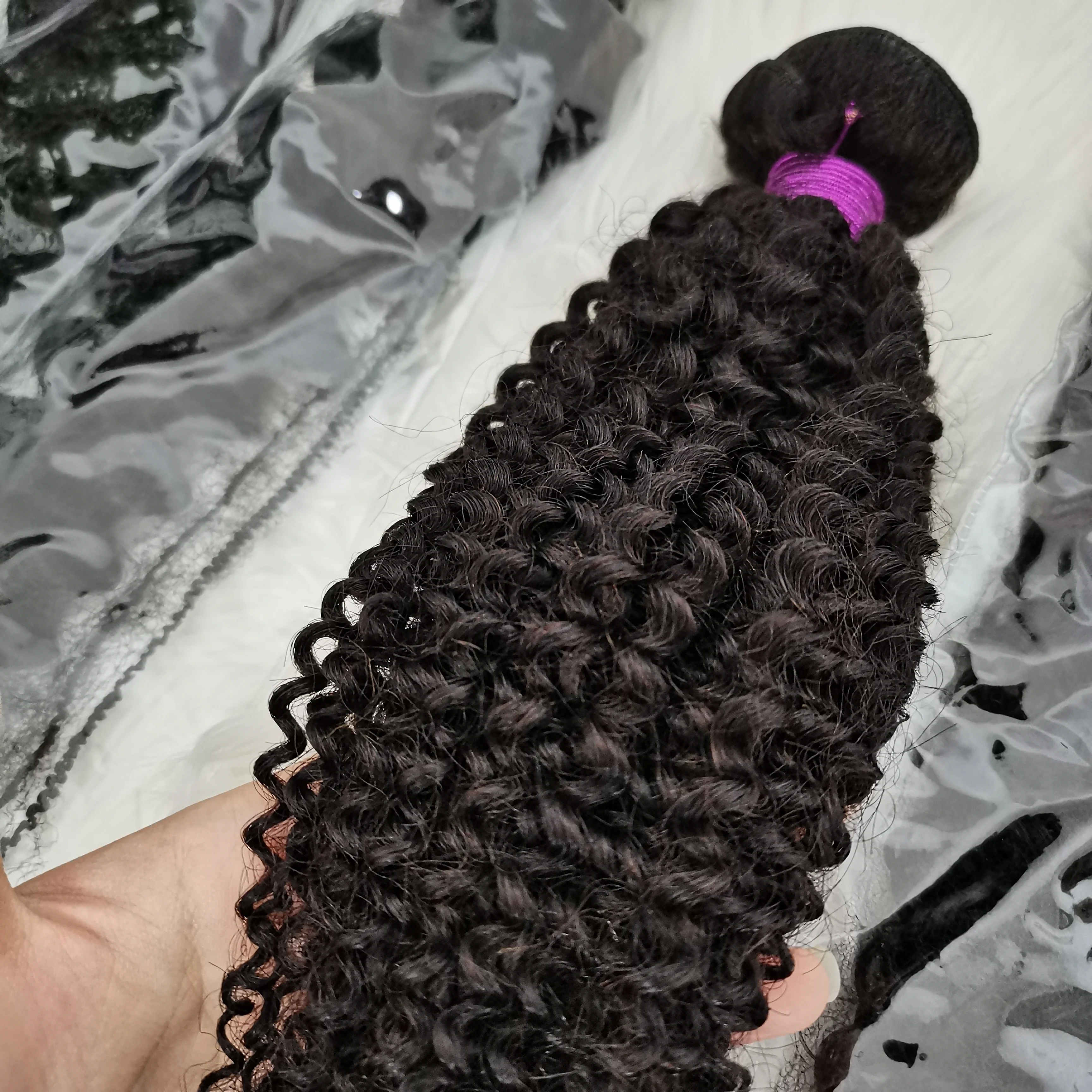 

Amara afro kinky curly hair ombre human hair bundles afro 10a brazilian raw bundle wholesale virgin hair vendors stock