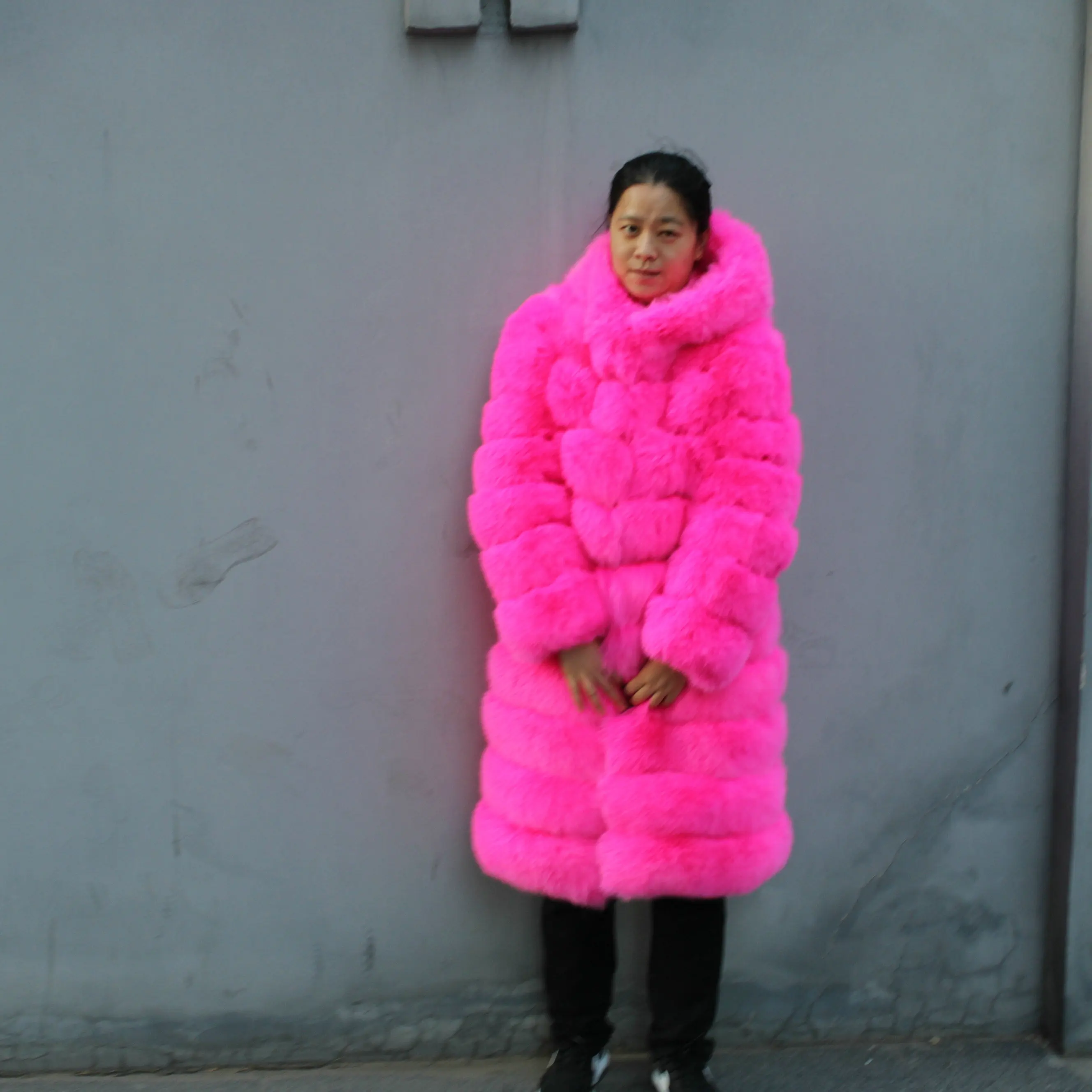 

2020 warm hot pink long fox fur coat with hood pockets thick and full fur classic design