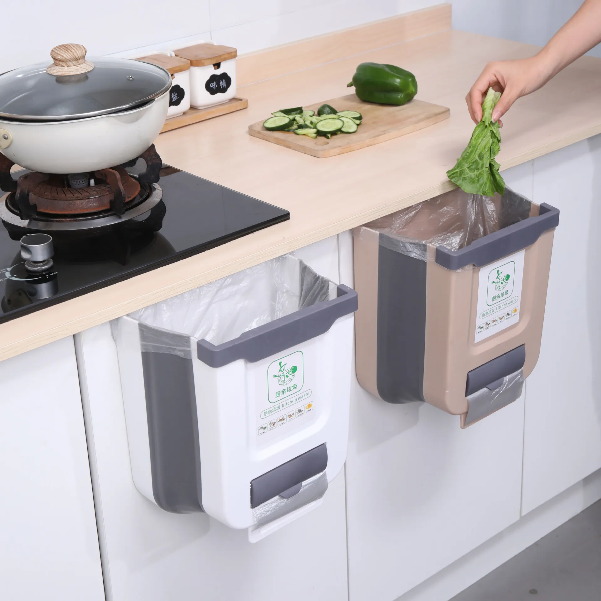

RS504 Wholesale Household Kitchen Cabinet Door Trash Can Car Hanging Storage Paper Basket Wall-mounted Sorting Folding Trash Can