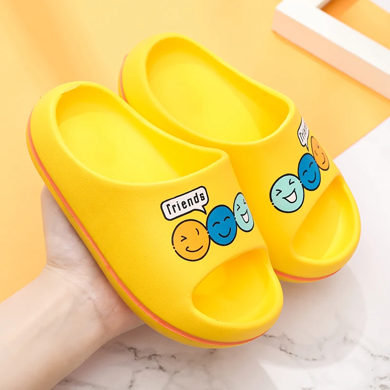 

Hot Sell Children EVA Slippers Water Sandal Outdoor Kids Indoor Slide and Sipper Flat with Wholesale Price, Blue/yellow/pink/green