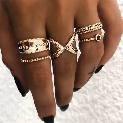 

5pcs Fashion Creative Black Diamond Ring Set Gold Plated Polished Cross Ring Set For Women