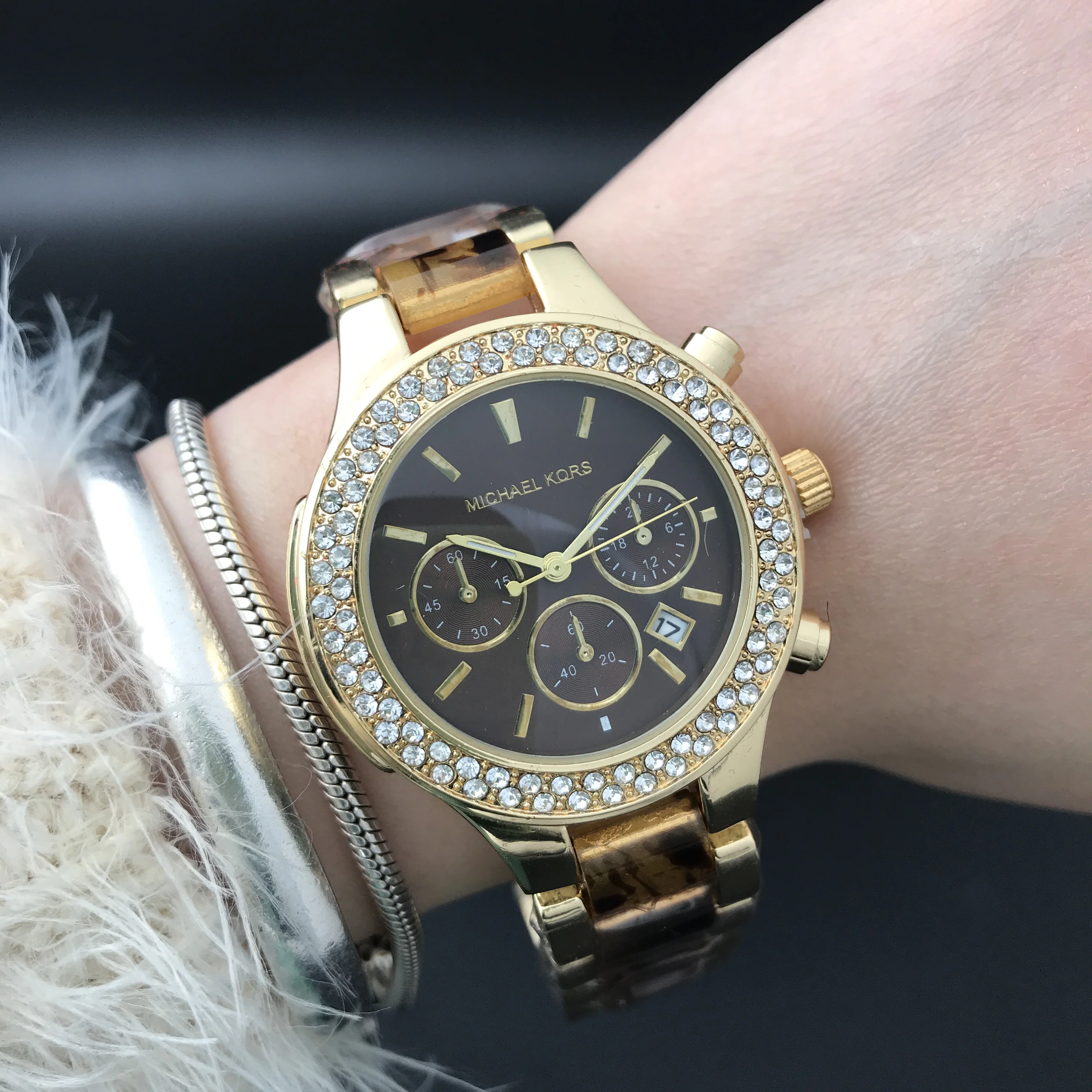 

Ladies watch Hot sale Free shipping made in china, 3 colors