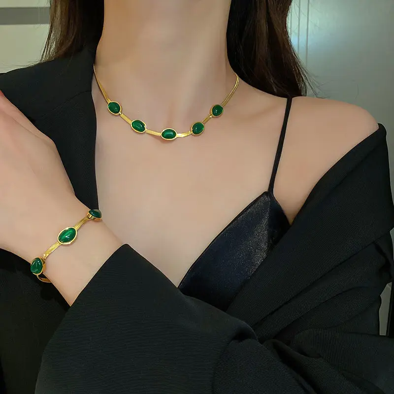 

No Fade Titanium Steel Geometric Emerald Green Diamond Bracelets Necklaces Fine 18k Gold Stainless Steel Snake Chain Necklace