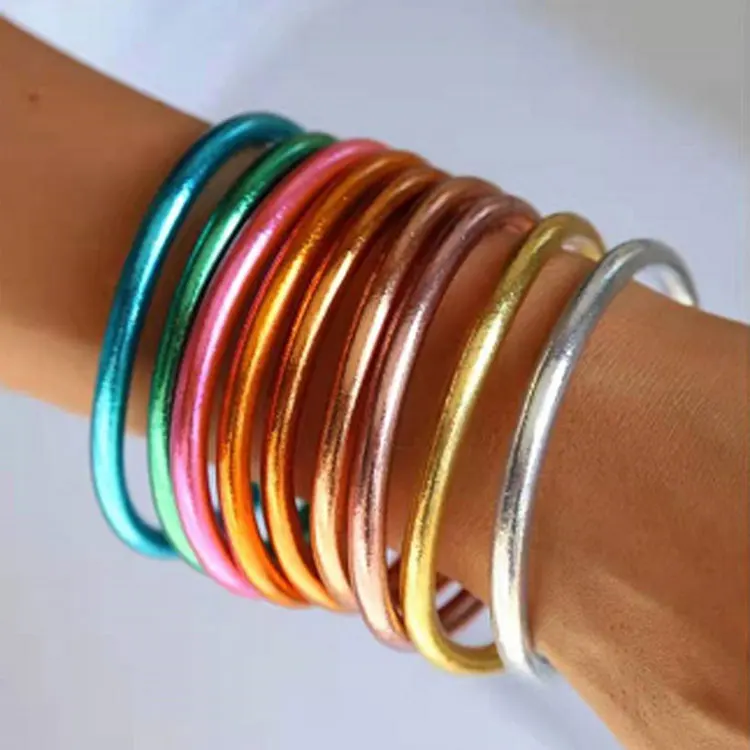 

SC Wholesale 28 Colors Spanish Christmas Party Jelly Bracelets Bangles Stackable Flash Gold Foil Friendship Silicone Bracelets