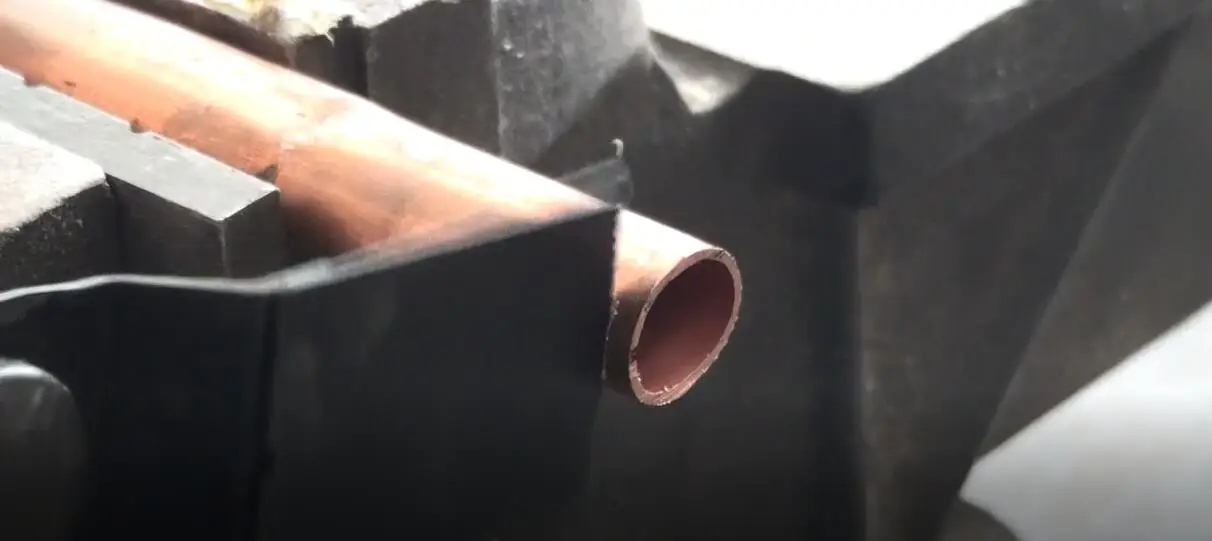 Cut the aluminium pipes.jpg