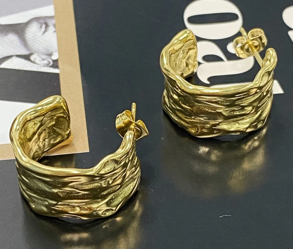 

Vintage Trendy Jewelry Stainless Steel Huggie Earrings Waterproof Chunky Earrings Hammered Hoop Earrings For Women