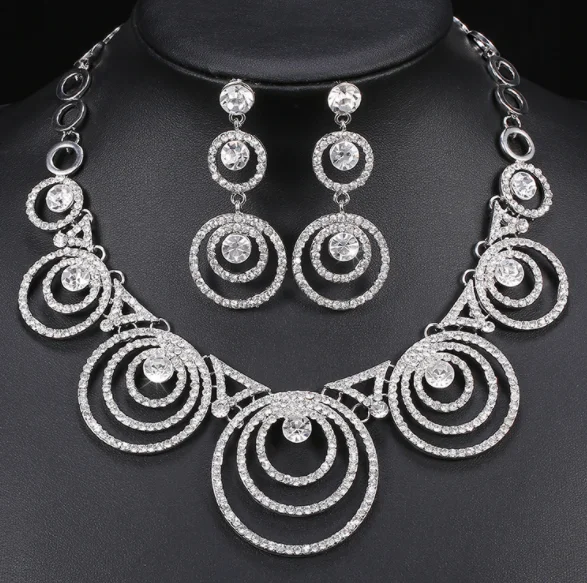 

European and American exaggerated multi layer large circle necklace interlocking pendant necklace silver jewelry set