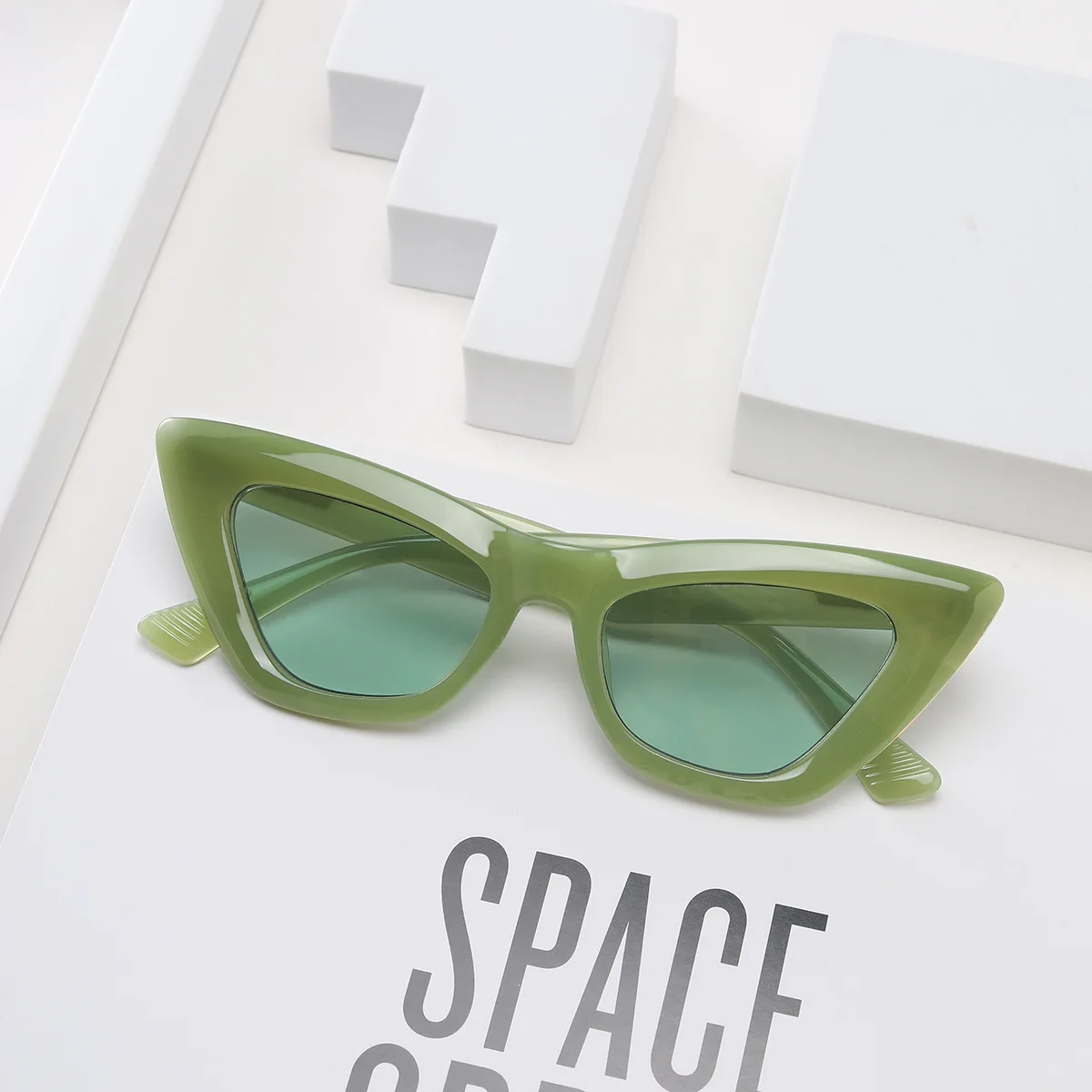 

2022 triangle highquality sunglass adults american brands cat eye sunglasses women