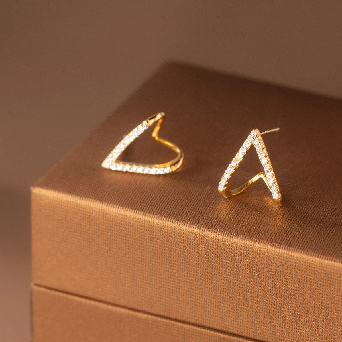 Fashion Jewelry 925 Sterling Silver Niche Design Hollow Heart Stud Earrings Women 18K Gold Plated 925 Silver Earrings for Ladies