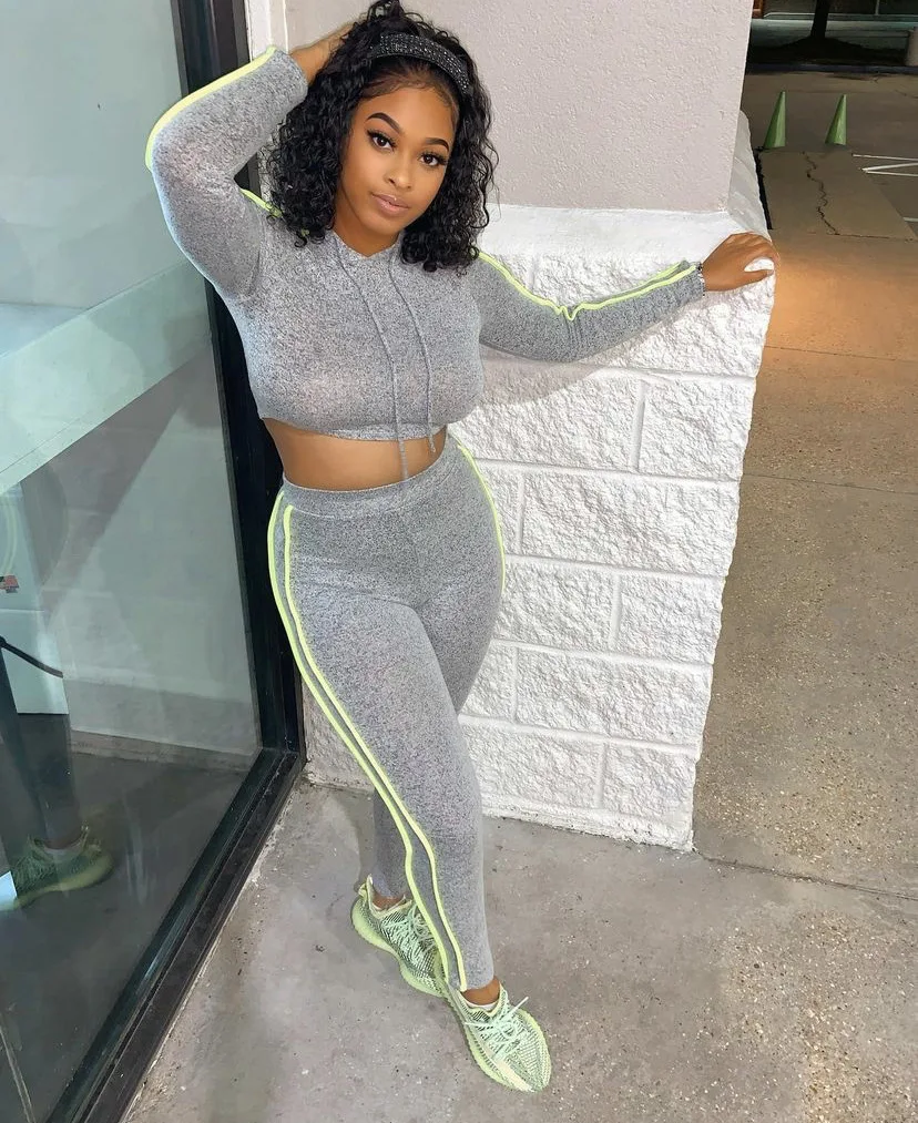 

Fall 2021 Women Clothes Fashion Sexy Women Long Sleeve Hoodie Crop Top Two Pieces Set, Customized color
