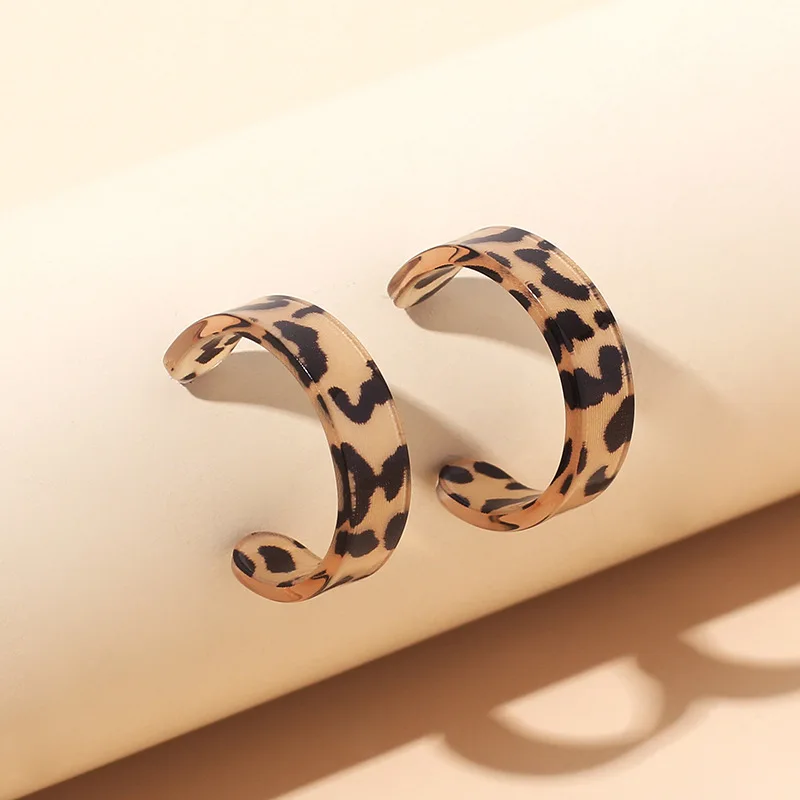 

New Design Fashion Ins Resin Leopard C Shape Stud Earrings Vintage Acrylic Leopard C Shape Earrings For Women Gifts