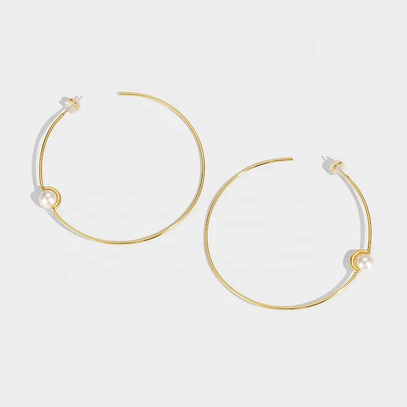 

French Netflix Brass Plated 18k Real Gold Pearl Inlay Big Hoop Earrings Round Hoop Temperament, Picture shows