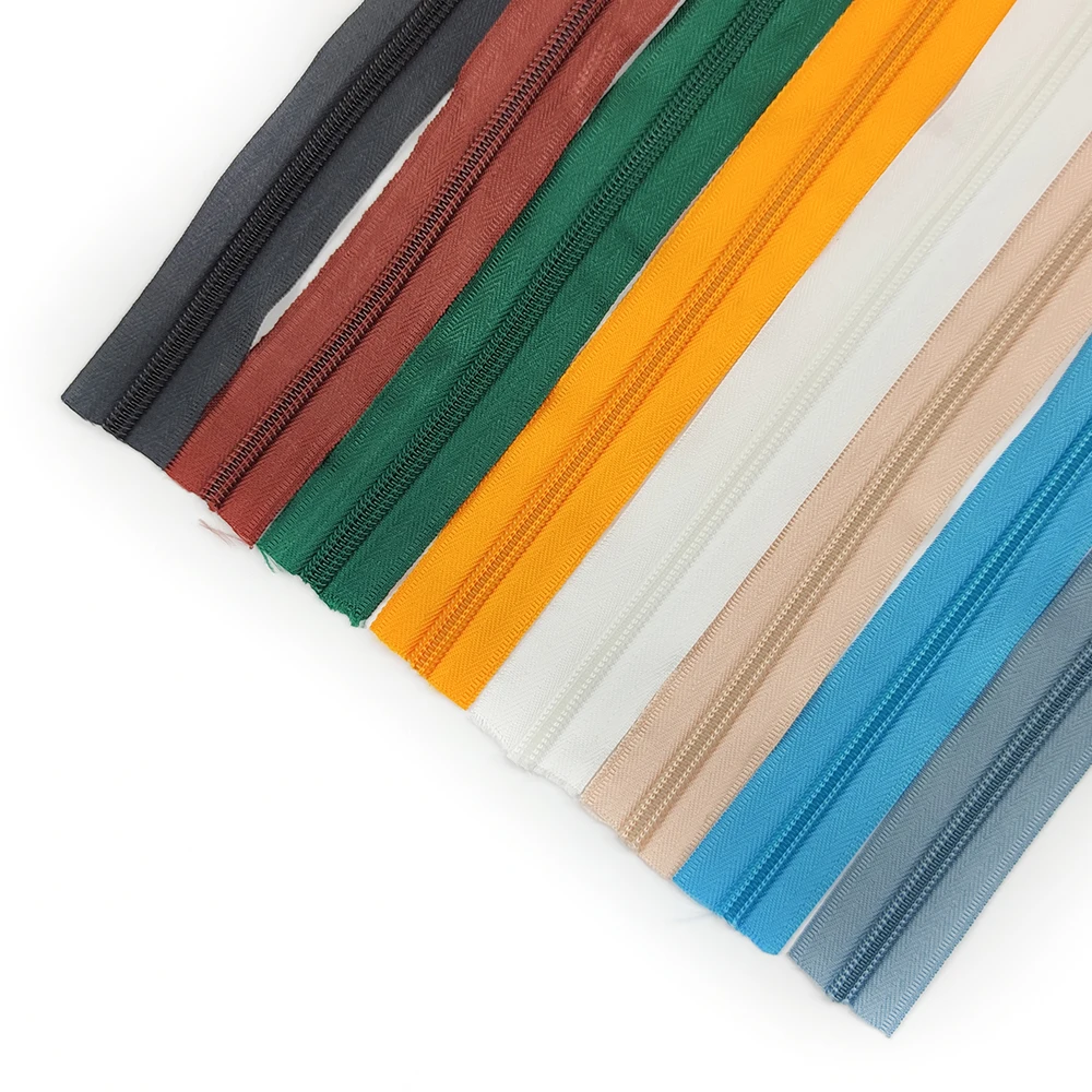 

Deepeel AP672 5# Nylon Coil Zip For Home Textile Clothing Garment Accessories Nylon Zipper