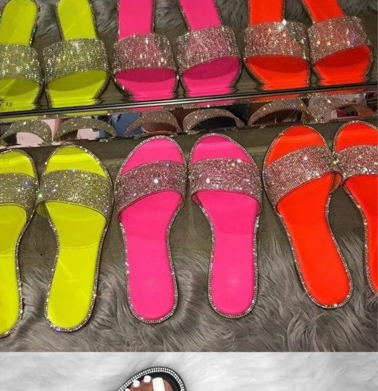 

Diamond Flat Summer Trendy Slippers For Women Rhinestone Slides Ladies Diamond Sandals Women Slippers 2020 Rhinestone Slipper