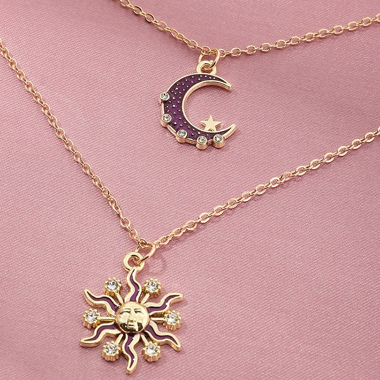 

European and American jewelry, retro fashion double pendant necklace, personalized sun and moon necklace, Picture shows