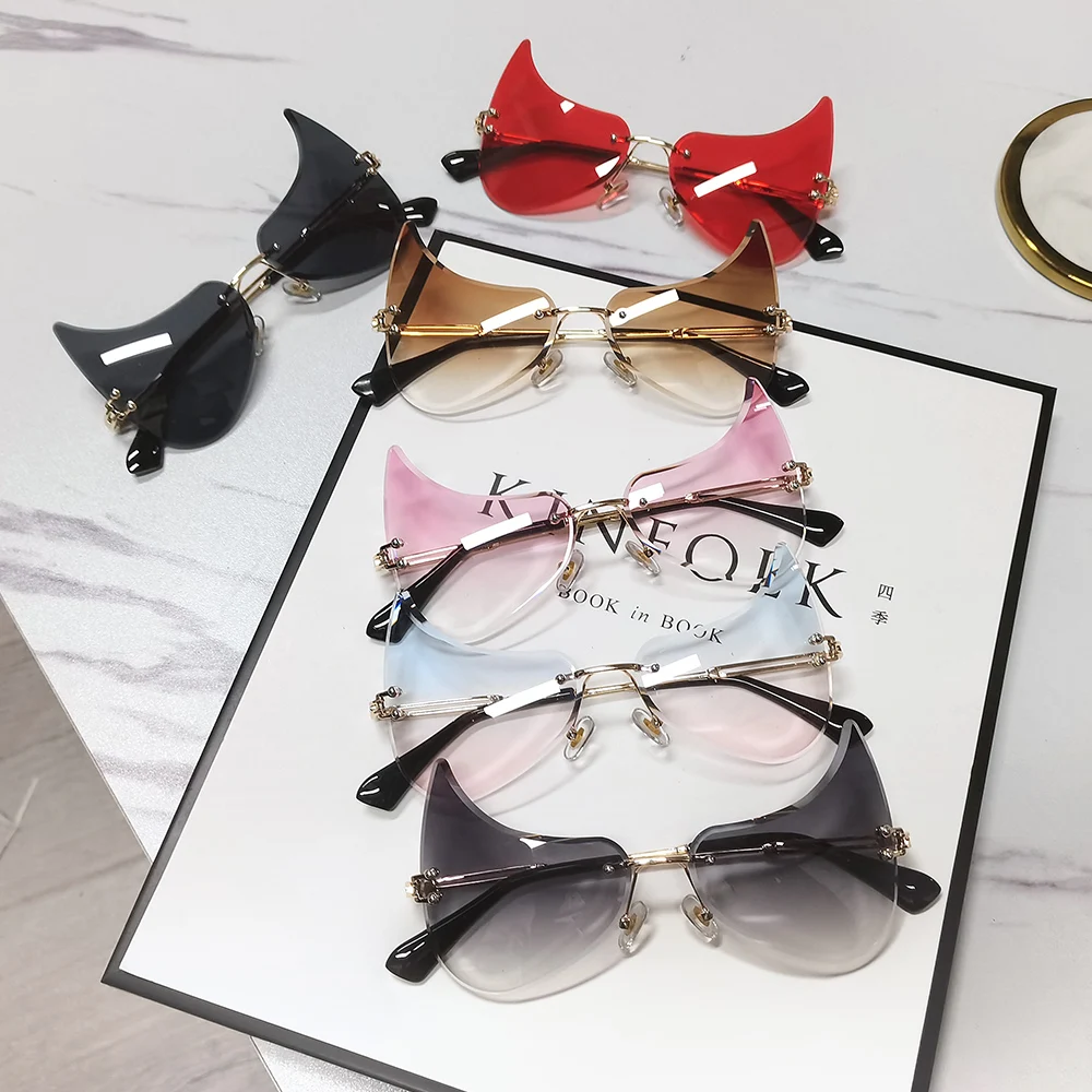 

2021 New Small Square Sunglasses Women Cat Eye Sunglasses UV400 Trendy Brand Designer Eyeglasses
