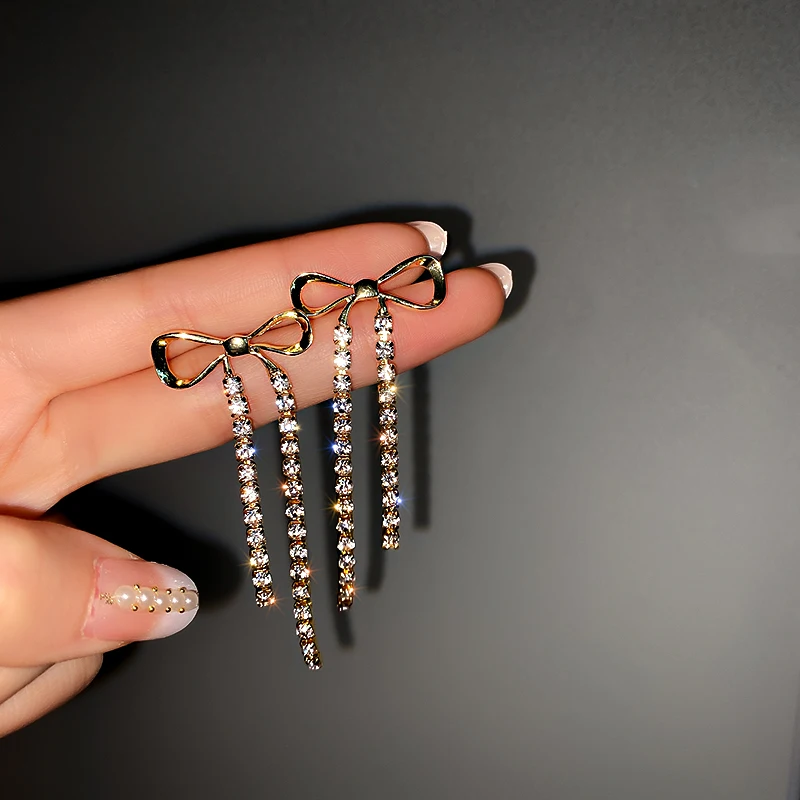 

2021 fashion trendy dangling bowknot zircon earring