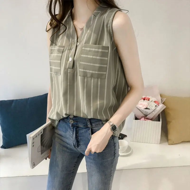 

Summer large V-neck striped shirt women's sleeveless top loose thin chiffon shirt