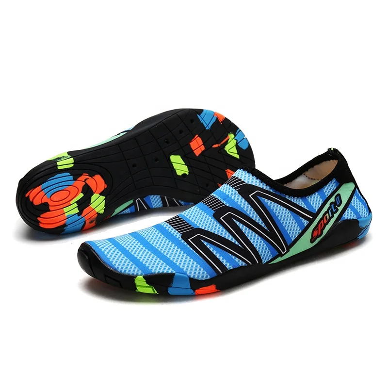 

2020 new arrivals unisex sport black sport water skin beach aqua shoes, Picture showed
