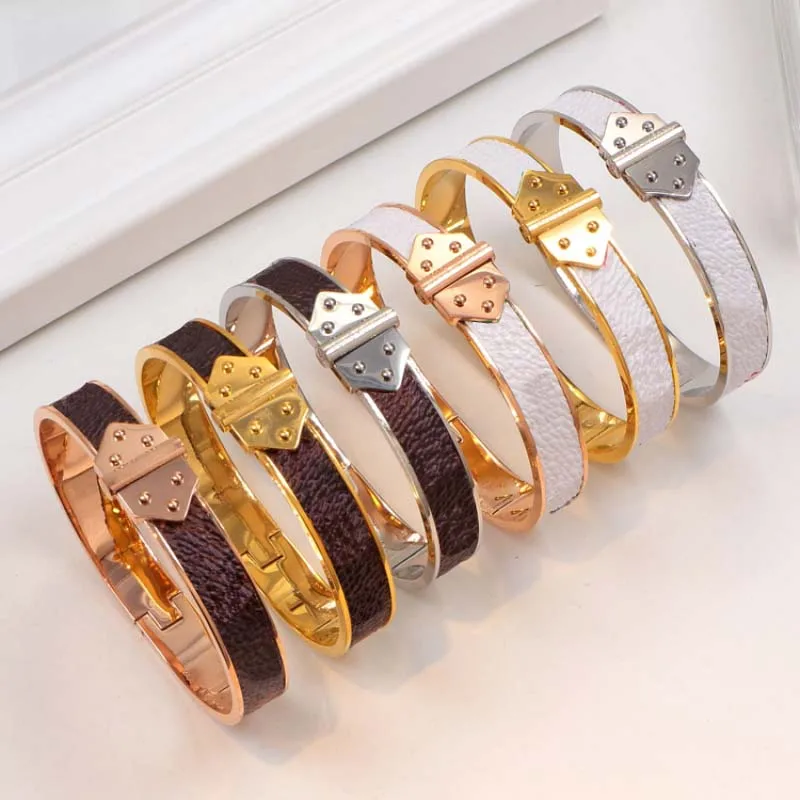 

Luxury Classic 316L Leather Stainless Steel Jewelry Charm Bracelet for Women