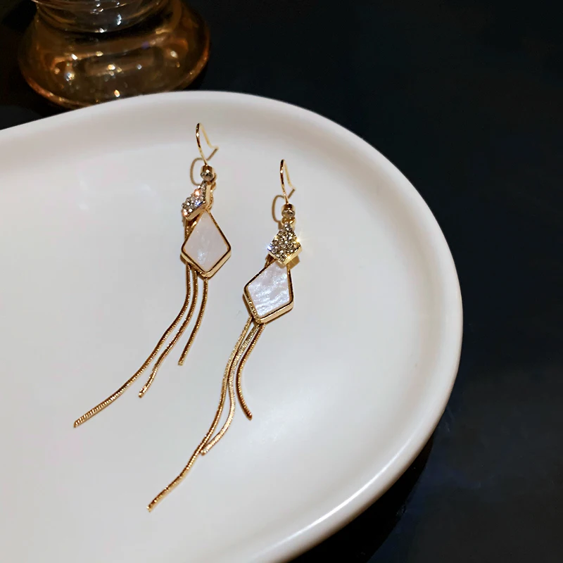 

trendy fashion drop white squre earrings women