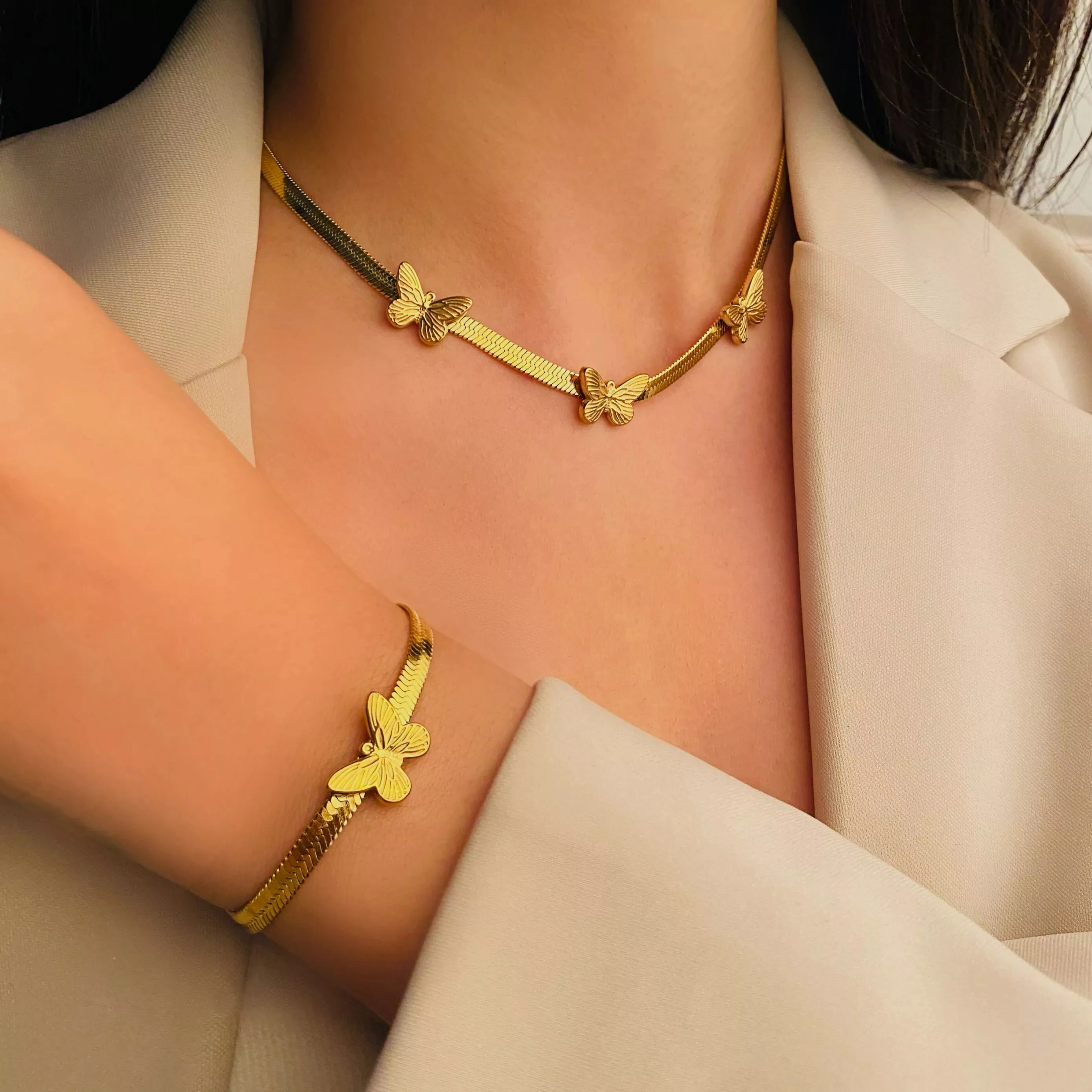 

Snake bone chain necklace female explosive 18k gold-plated stainless steel butterfly design clavicle chain bracelet set