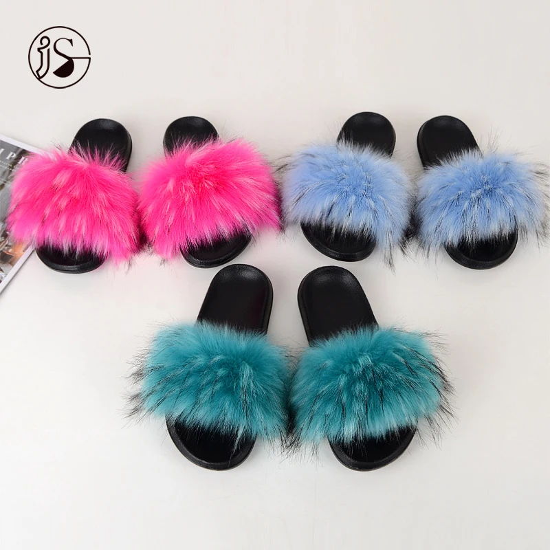

2021 Fashion Faux raccoon fur slides Soft and comfort women slippers with flat bottom long furry faux fox fur slippers, Picture
