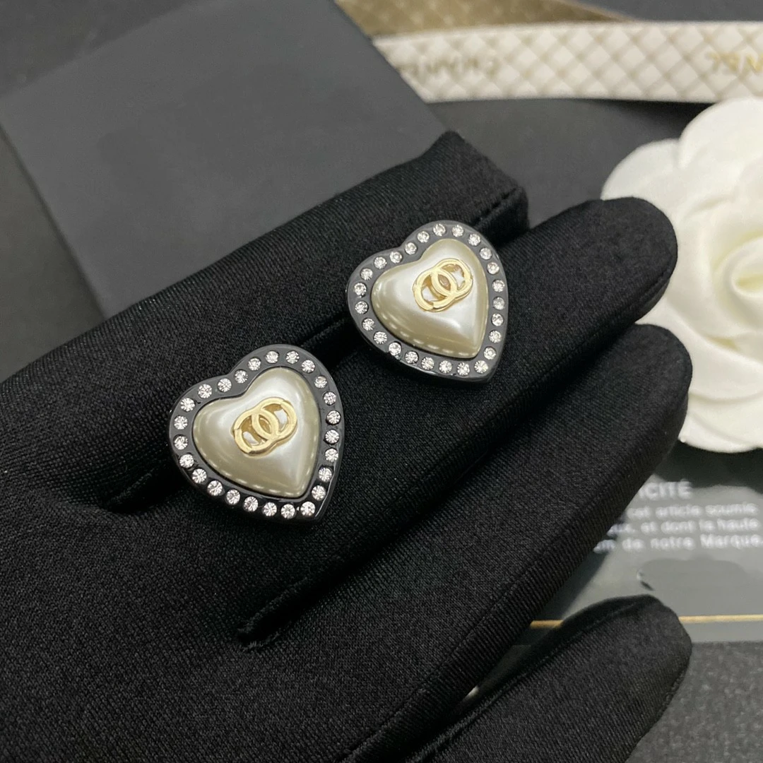 

2021 earrings women famous brand fashion pearl earrings designer jewelry earrings for women, Picture shows