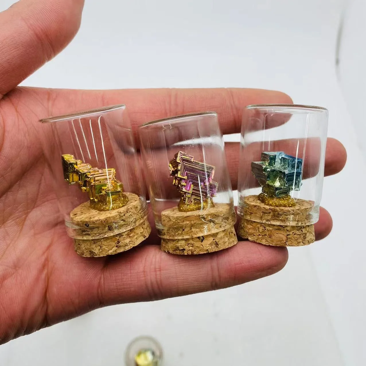 Factory Price Wholesale Crystal Crafts Natural Bismuth Raw Specimen Metal Ore Specimen Bottle For Home Decoration