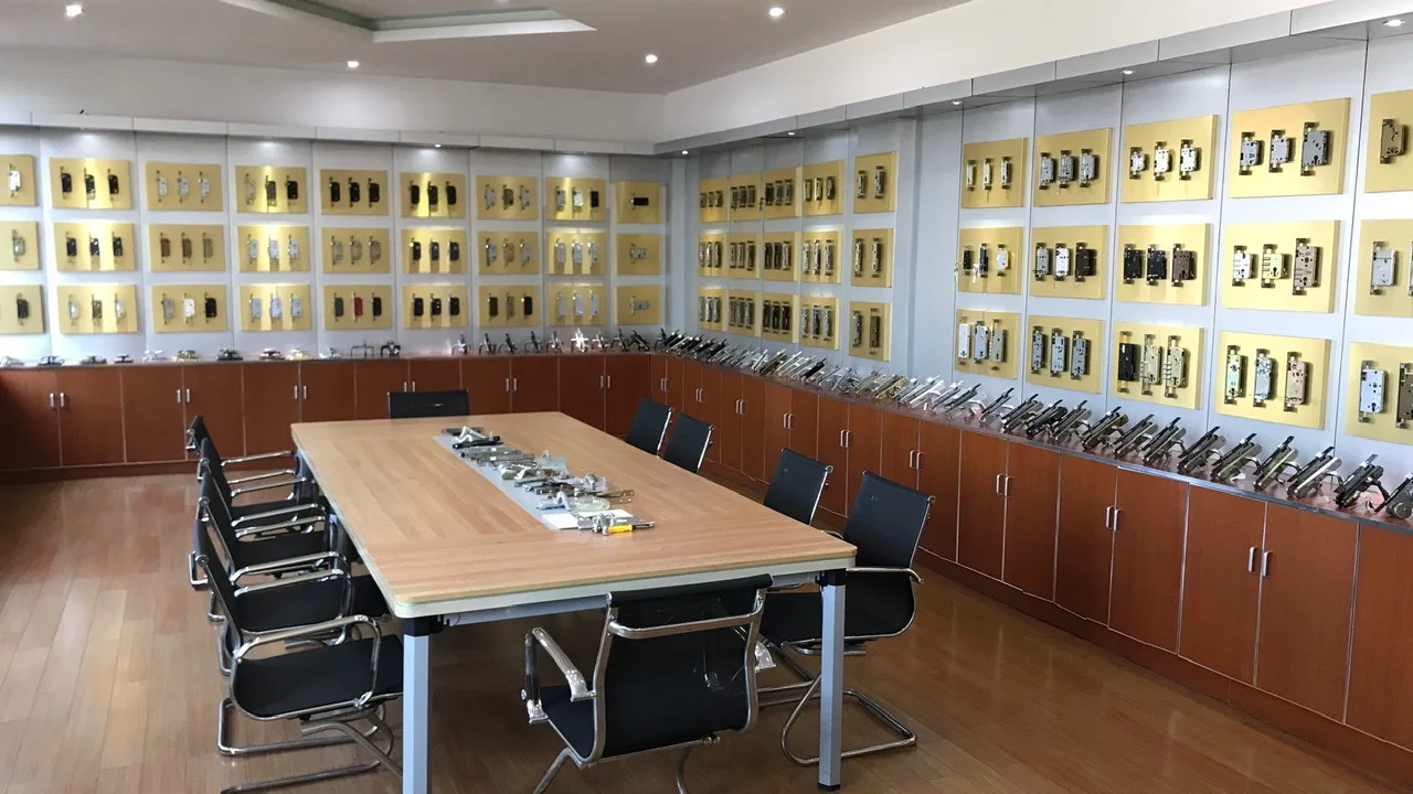 E7F1A1D3-63CF-44EA-884C-F96708FE40D7