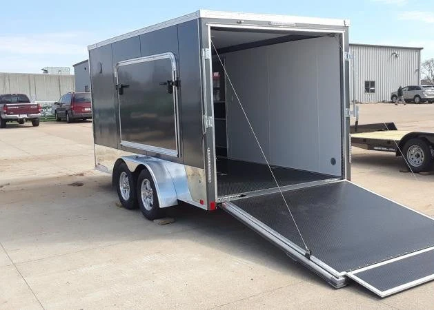 7x14 Enclosed Small Motor Caravan Box Travel Trailer With Pop Out Beds