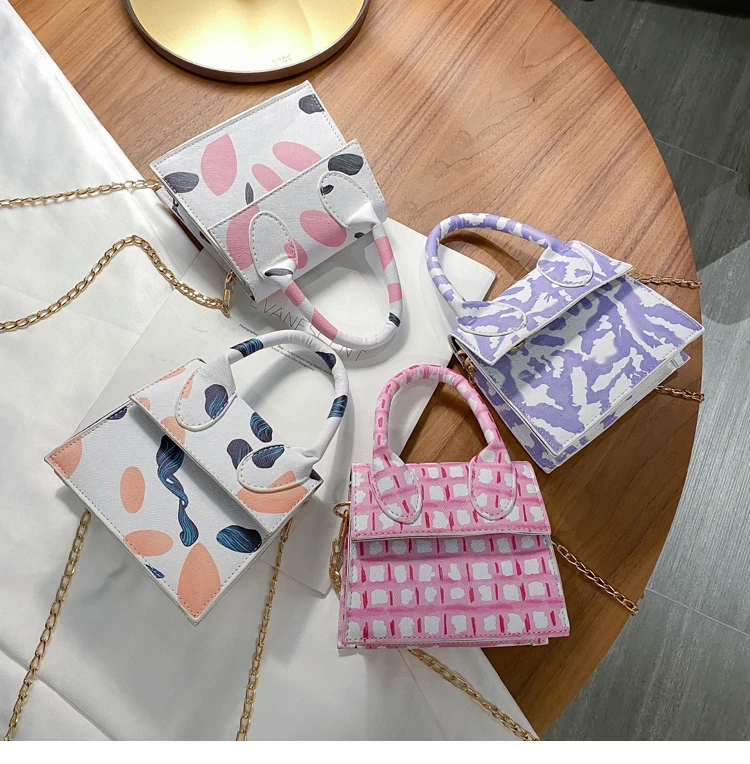 

Wholesales Ladies Chains Shoulder Crossbody Women 2021 Mini Hand Bags Small Women Purses Luxury Handbags for Women Clutch