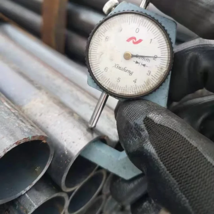 Black Carbon Steel Round Welded Tube for Outdoor Installation and Harsh Working Environments