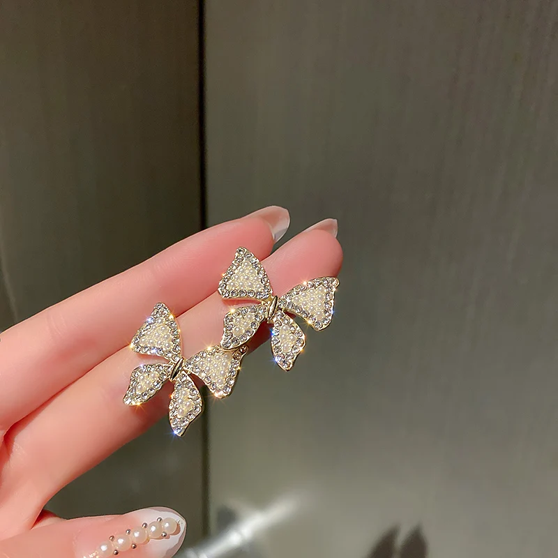 

trendy fashion crystal stud bow zircon earrings