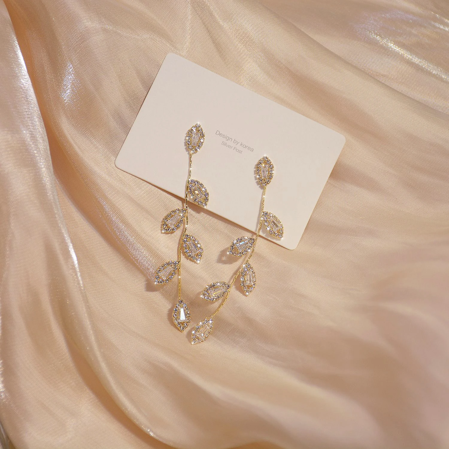 

Modern Luxury Leaves Earring Delicate Cubic Zircon Stud Earrings Wedding Jewelry