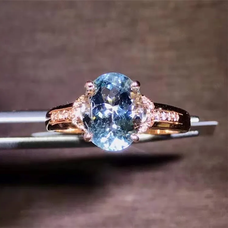 

beautiful women daily wearing jewelry 18k gold gemstone ring 1.6ct natural aquamarine ring