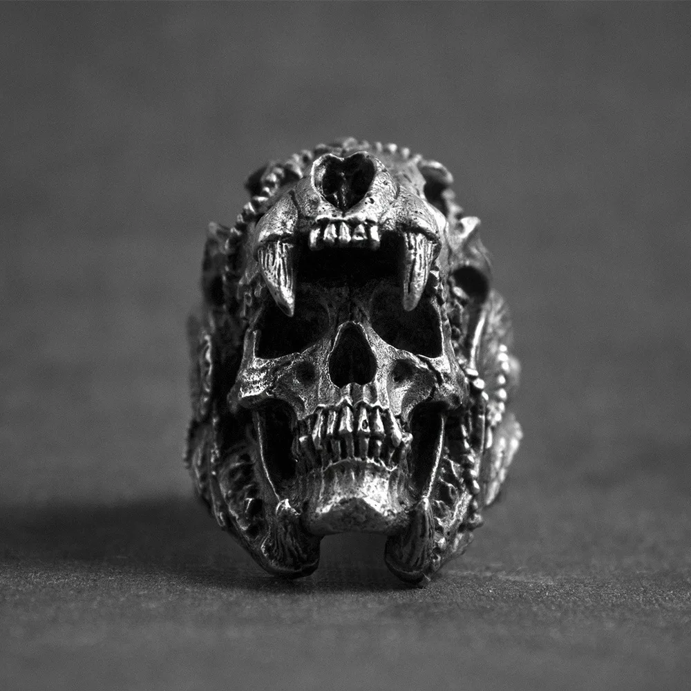 

2021 new Hot Jewelry European and American Skull Head Retro mens devil skull ring Punk Style Ghost Head finger rings