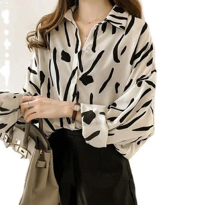 

Spring 2020 Loose graffiti-printed blouse for ladies