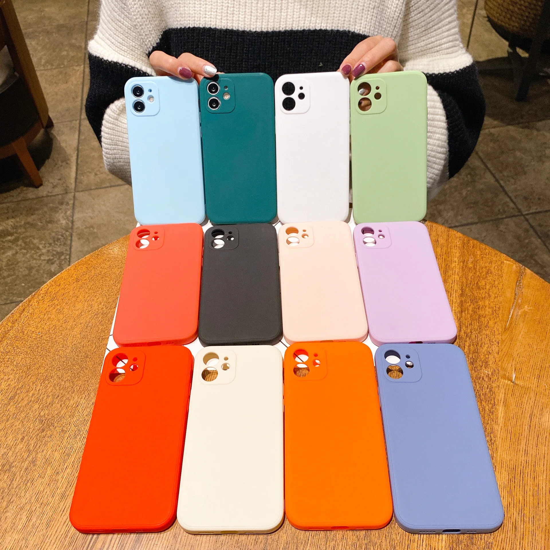 

Suitable for Apple 12PRO MAX new Apple mobile phone case with wholesale material straight edge fine hole frosted TPU