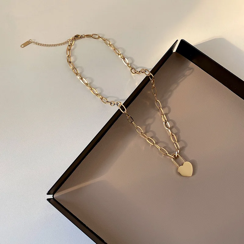 

Fashion Gold Stainless Steel Necklace for Women Heart Lock Pendant Necklace