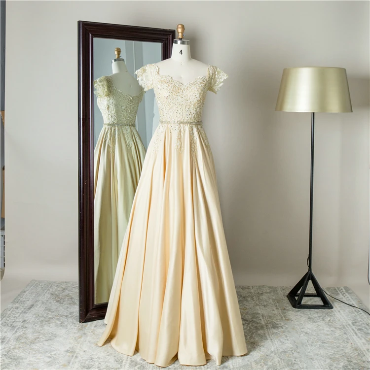 

2020 new design quinceanera dress embroidered short sleeves prom dresses