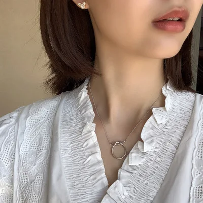 

Chic Style 925 Sterling Silver Knot Circle Necklace Geometric Hollow Circle Pendant Necklaces