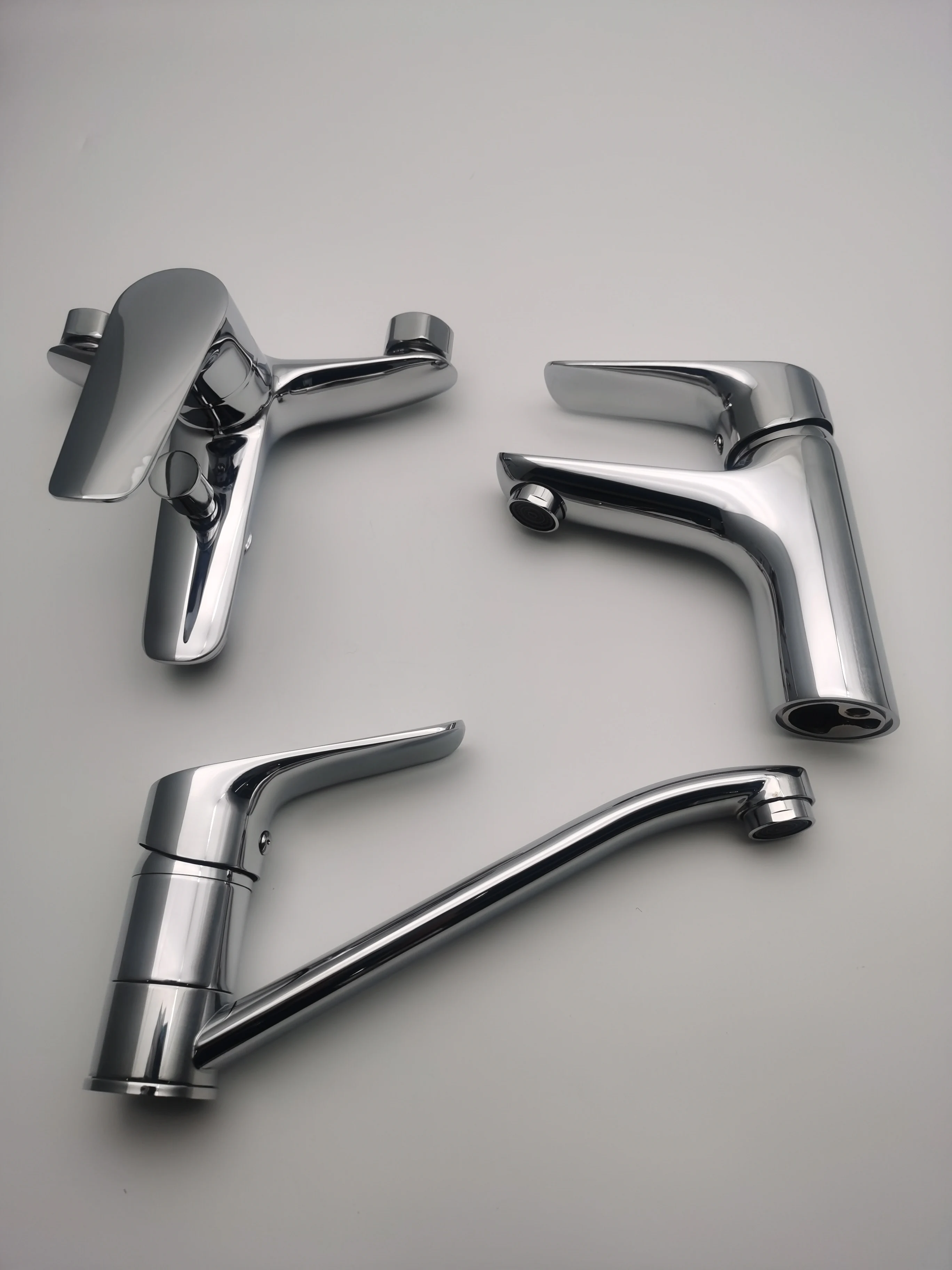 314 系列甲板安装质量锌单柄黄铜热冷厨房水龙头水槽水龙头