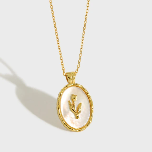 

Vintage Wholesale Shell Pendant S925 Sterling Silver 18K Gold Plated Leave Design Shell Oval Pendant Necklace