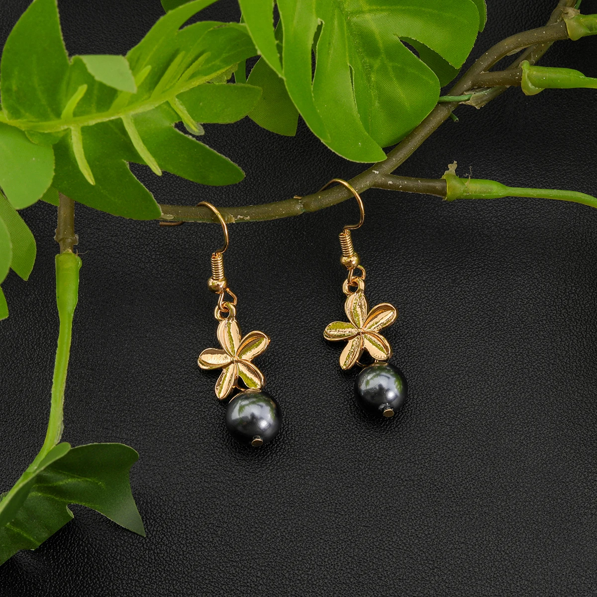 

hawaiian plumeria jewelry black pearl small kids earrings