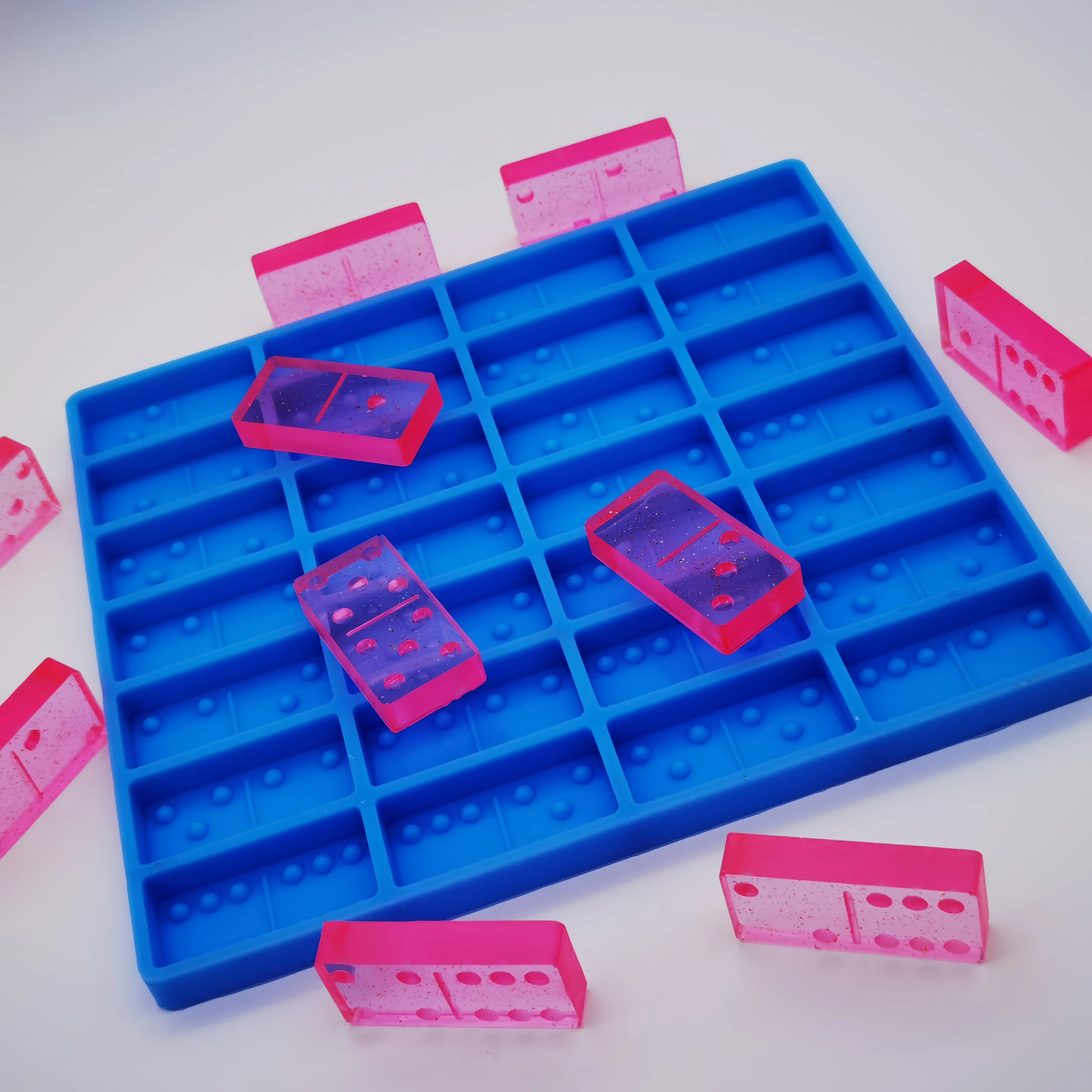 

New Design 28 PCs Standard Size Epoxy Resin Silicone Domino Mold