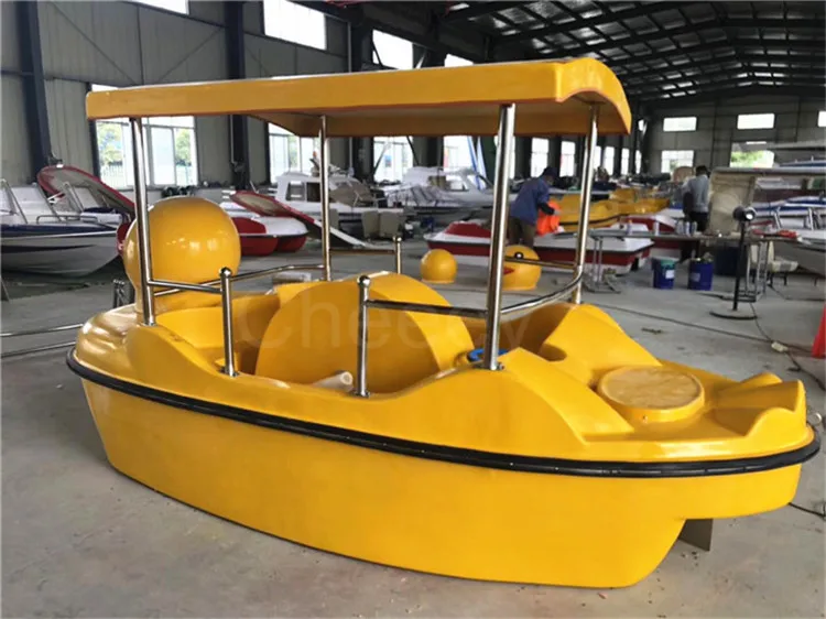 Water Park Amusement Equipment Fiberglass Material Swan Yellow Duck
