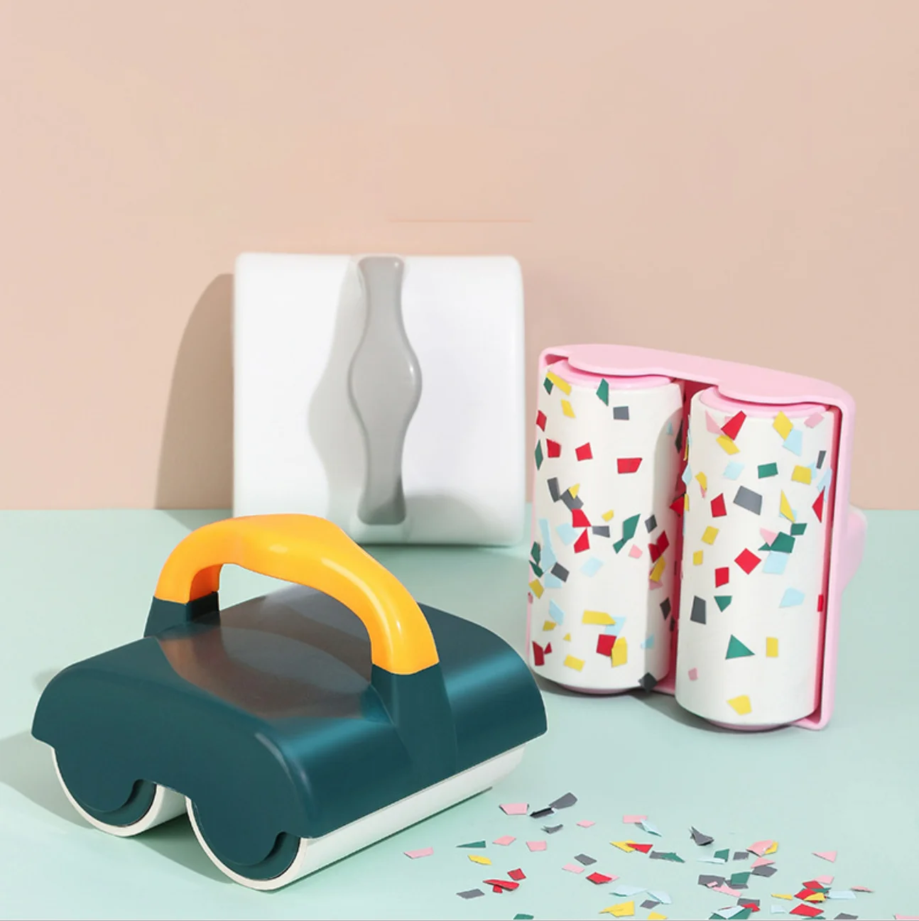 

2022 New Hair Sticky Device Household Roller Dipping Device Portable Clothing Pet Cleaning Tool Hair Removal Brush, White/pink/dark green